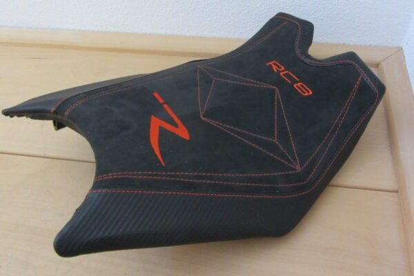 KTM RC8 zadel