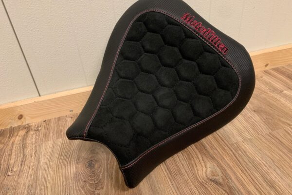 zadel CFMOTO 675 SR-R