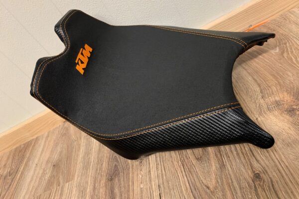 KTM RC8 seat