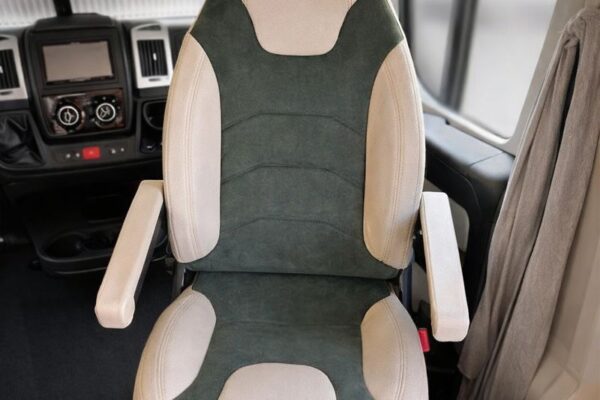 Burstner Lyseo 690 interieur