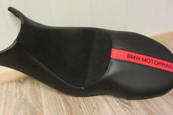 zadel BMW F900XR opnieuw bekleed