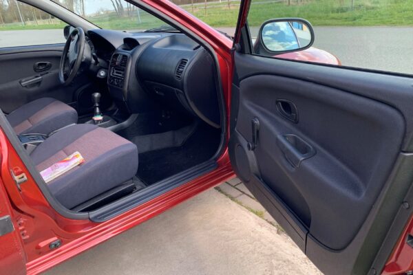 loslatende deur bekleding mitsubishi carisma opnieuw gelijmd