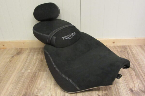 buddyseat triumph rocket 3 aanpgepast comfort en opnieuw bekleed